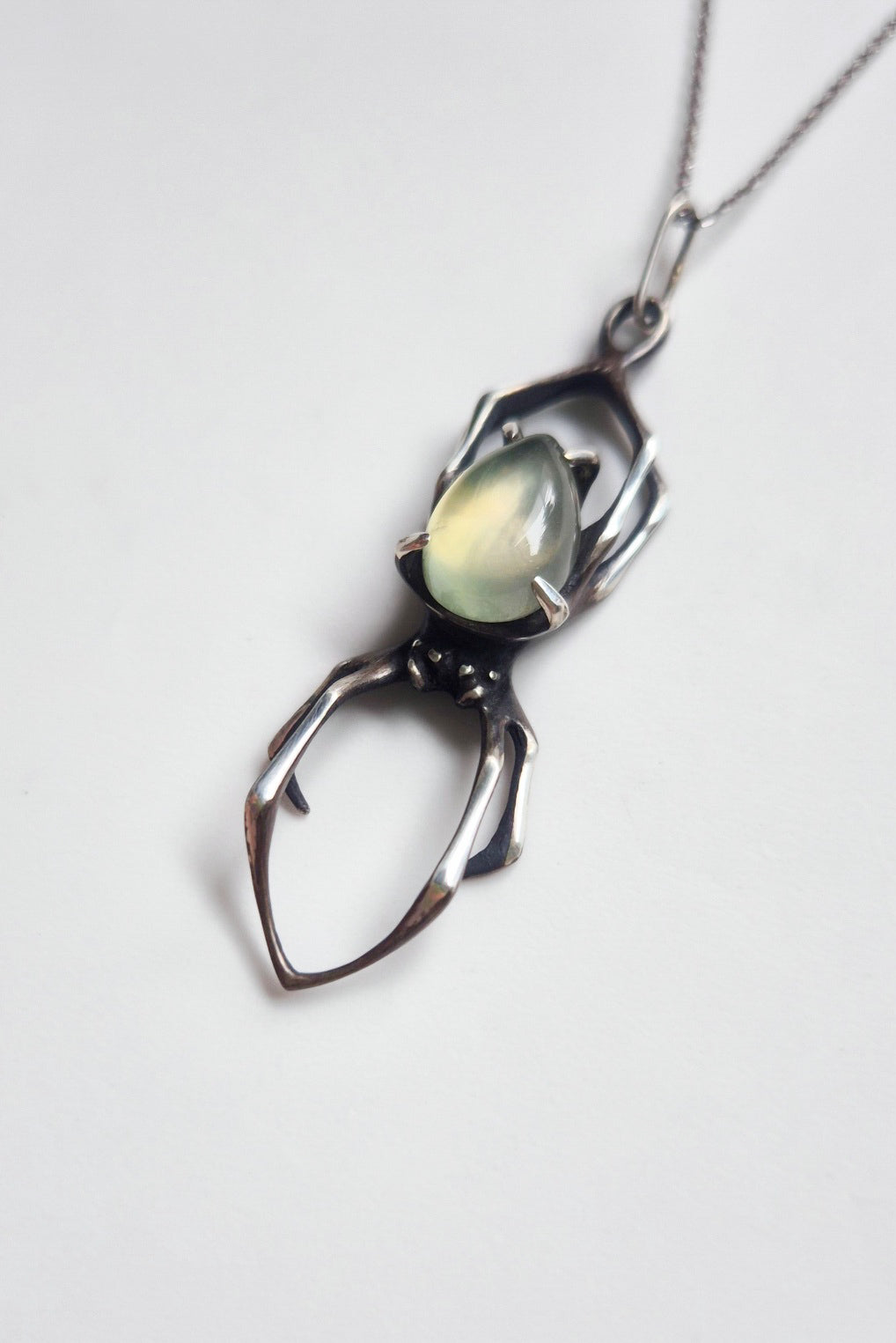 Spider necklace with a Prehnite gem