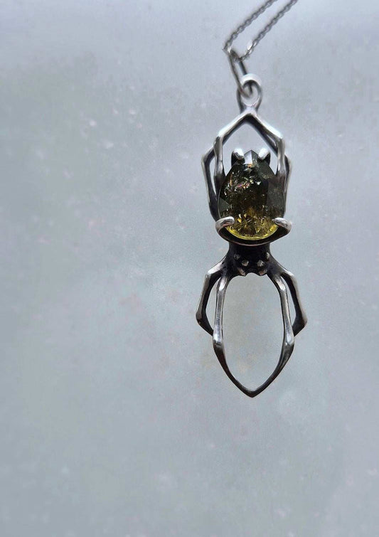 Spider Necklace in Sterling silver – Tourmaline gem