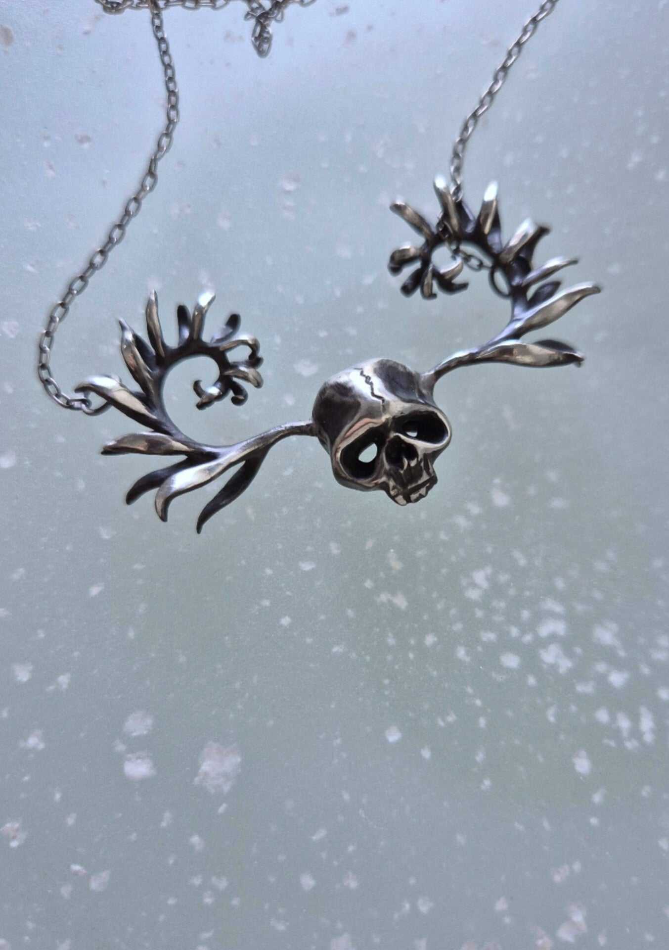 Skull necklace in sterling silver - Warden of the woods - Custom crafted