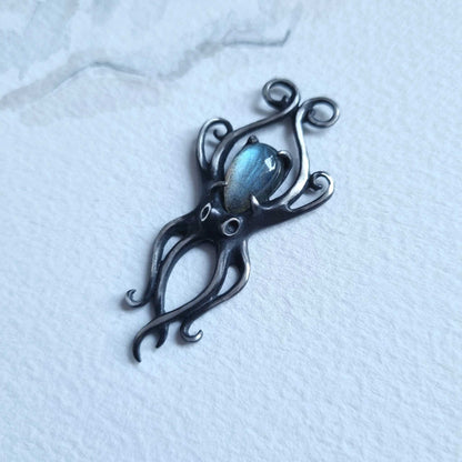 Pendentif Octopus Aurora avec un cabochon en labradorite bleu argenté, Bijoux argent sirène