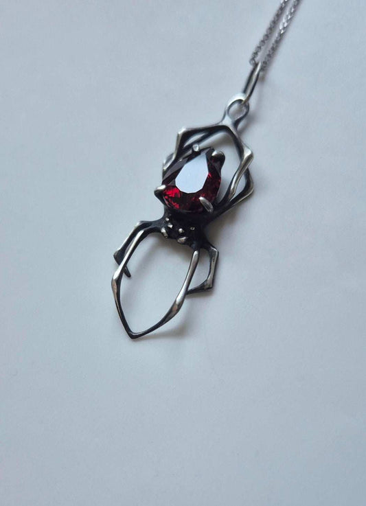 Spider necklace in sterling silver - Garnet - OOAK / Ready to ship