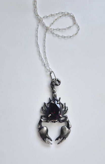 Scorpion necklace with Garnet