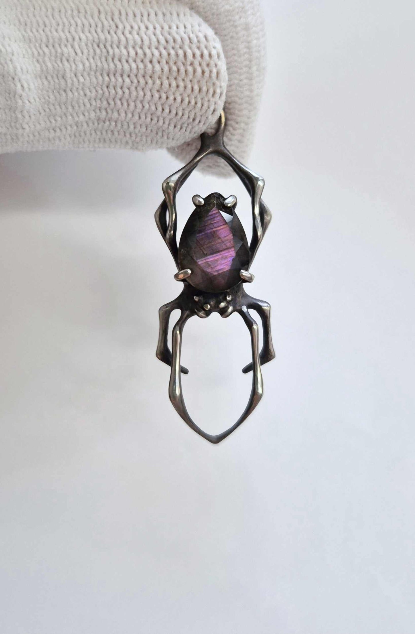 Spider necklace with Labradorite • Purple flash
