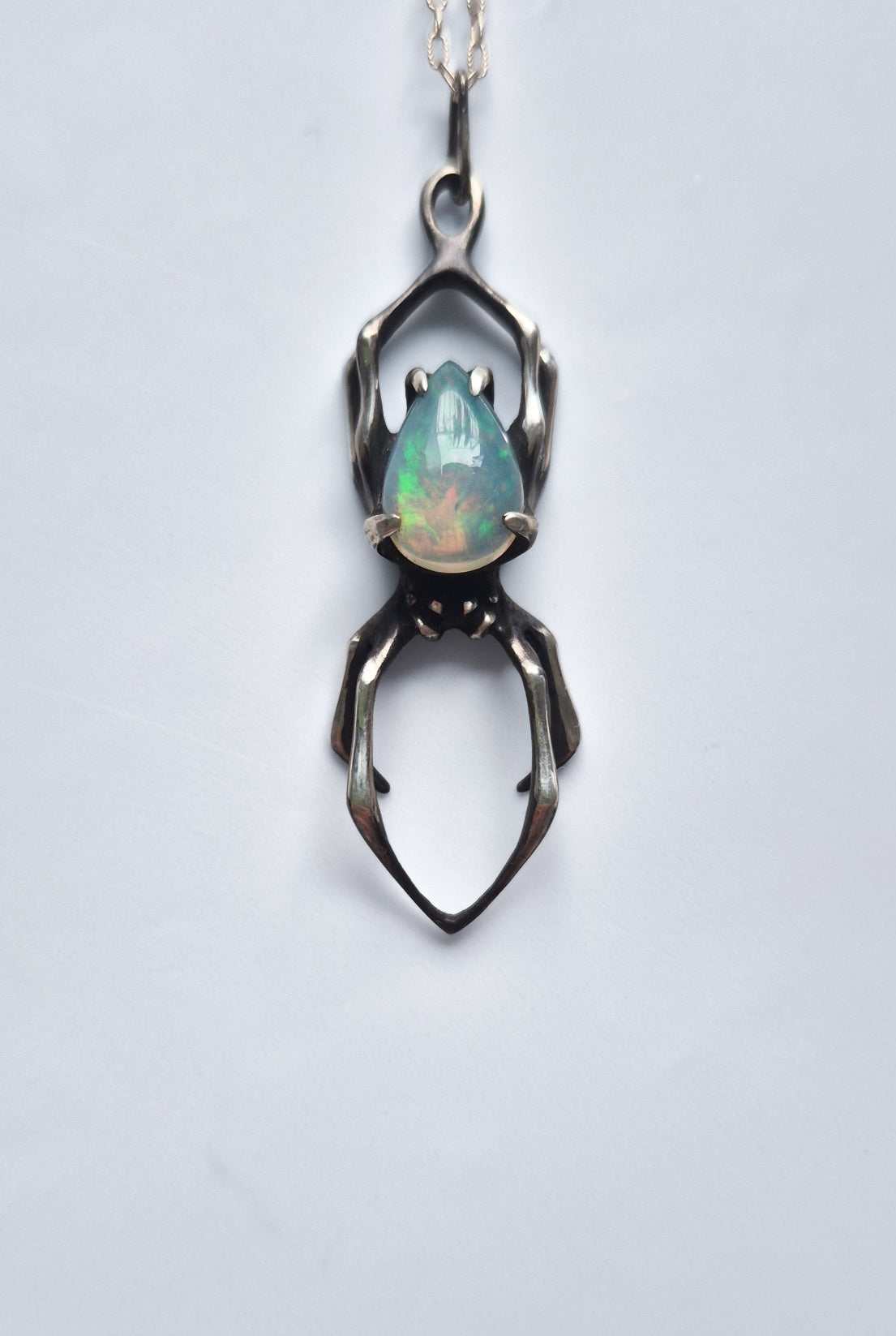 Spider necklace - Opal
