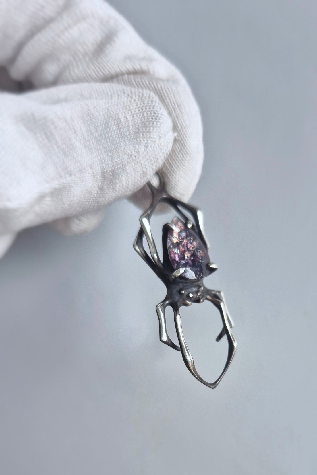 Spider necklace with "Bloodshot" Iolite Sunstone
