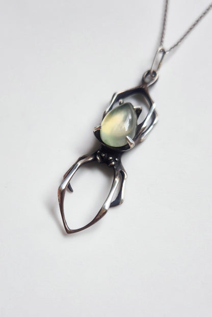 Spider necklace with a Prehnite gem