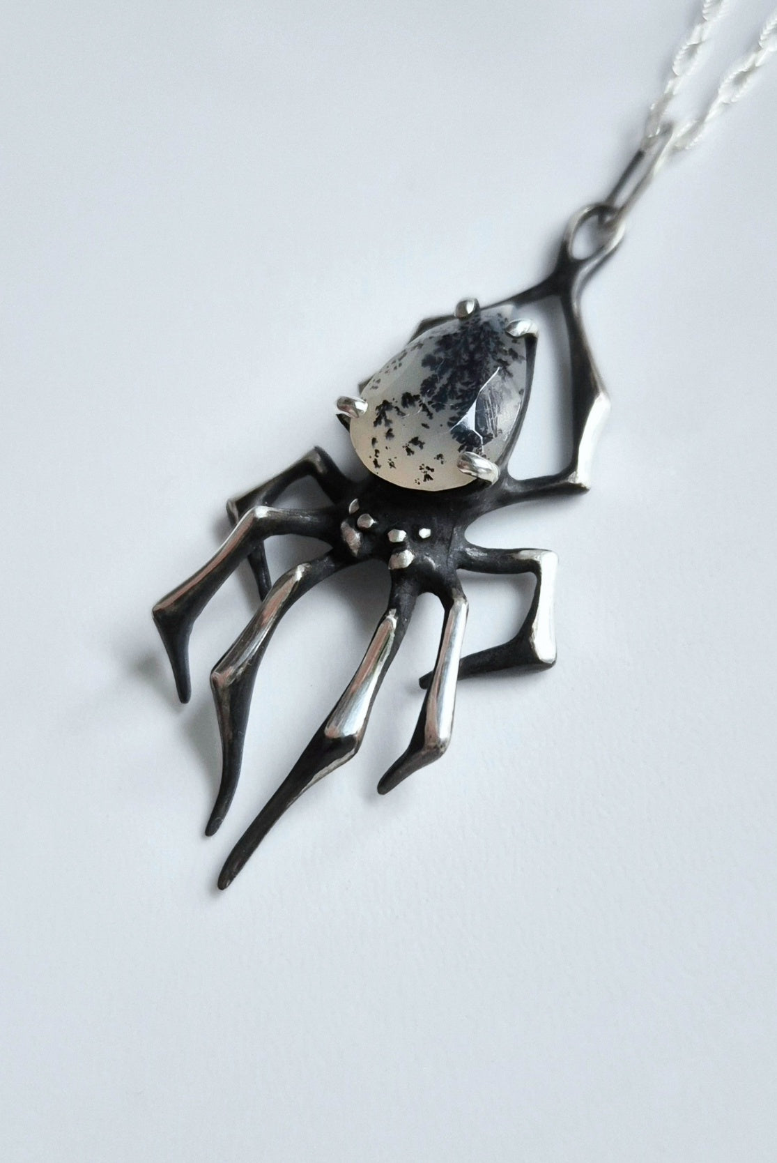 Spider necklace with Dendritic Agate • The Queen
