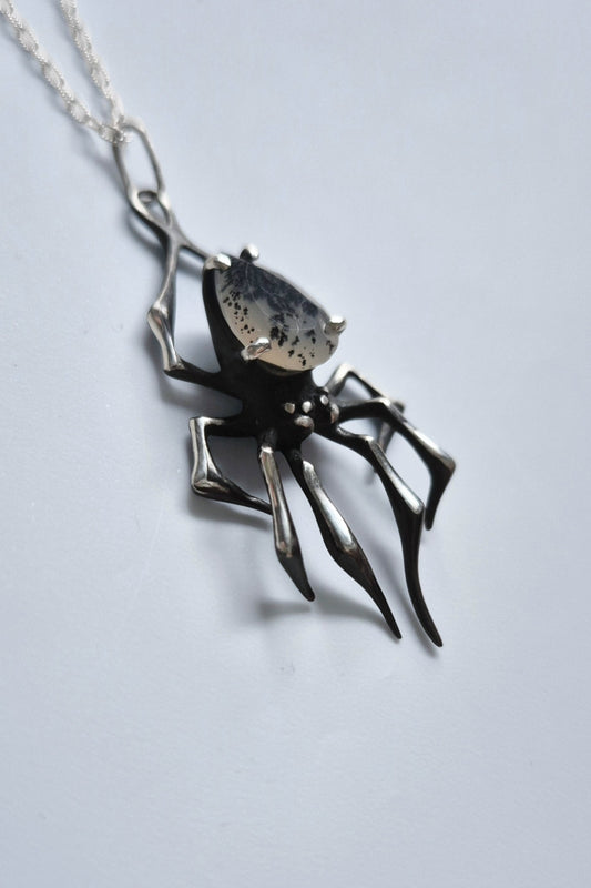 Spider necklace with Dendritic Agate • The Queen