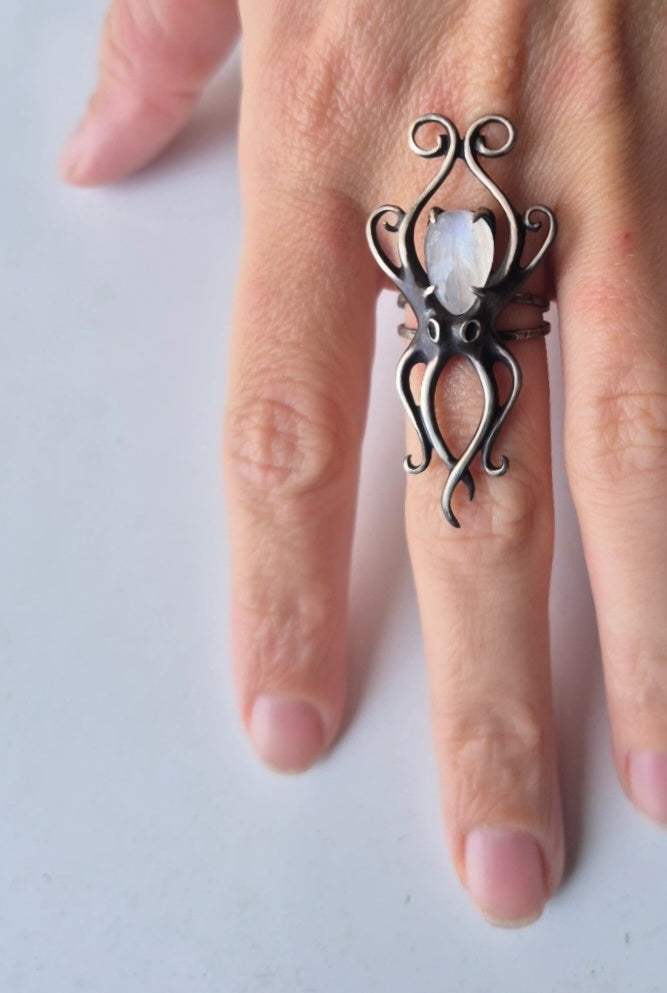 Octopus ring with Moonstone