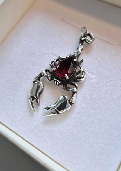 Scorpion necklace with Garnet