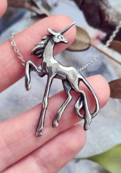 Unicorn necklace in sterling silver