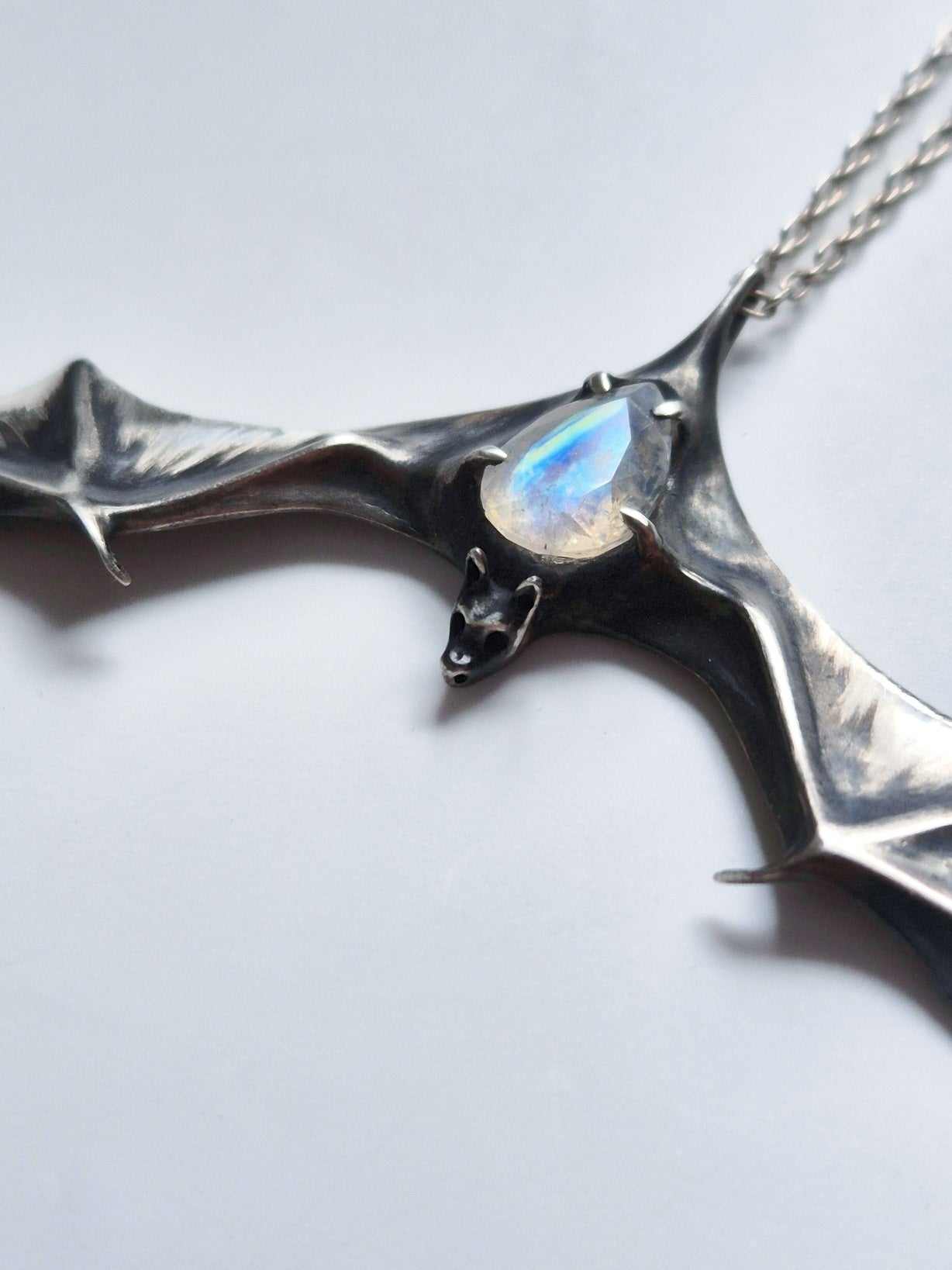 Bat necklace in sterling silver - Rainbow moonstone