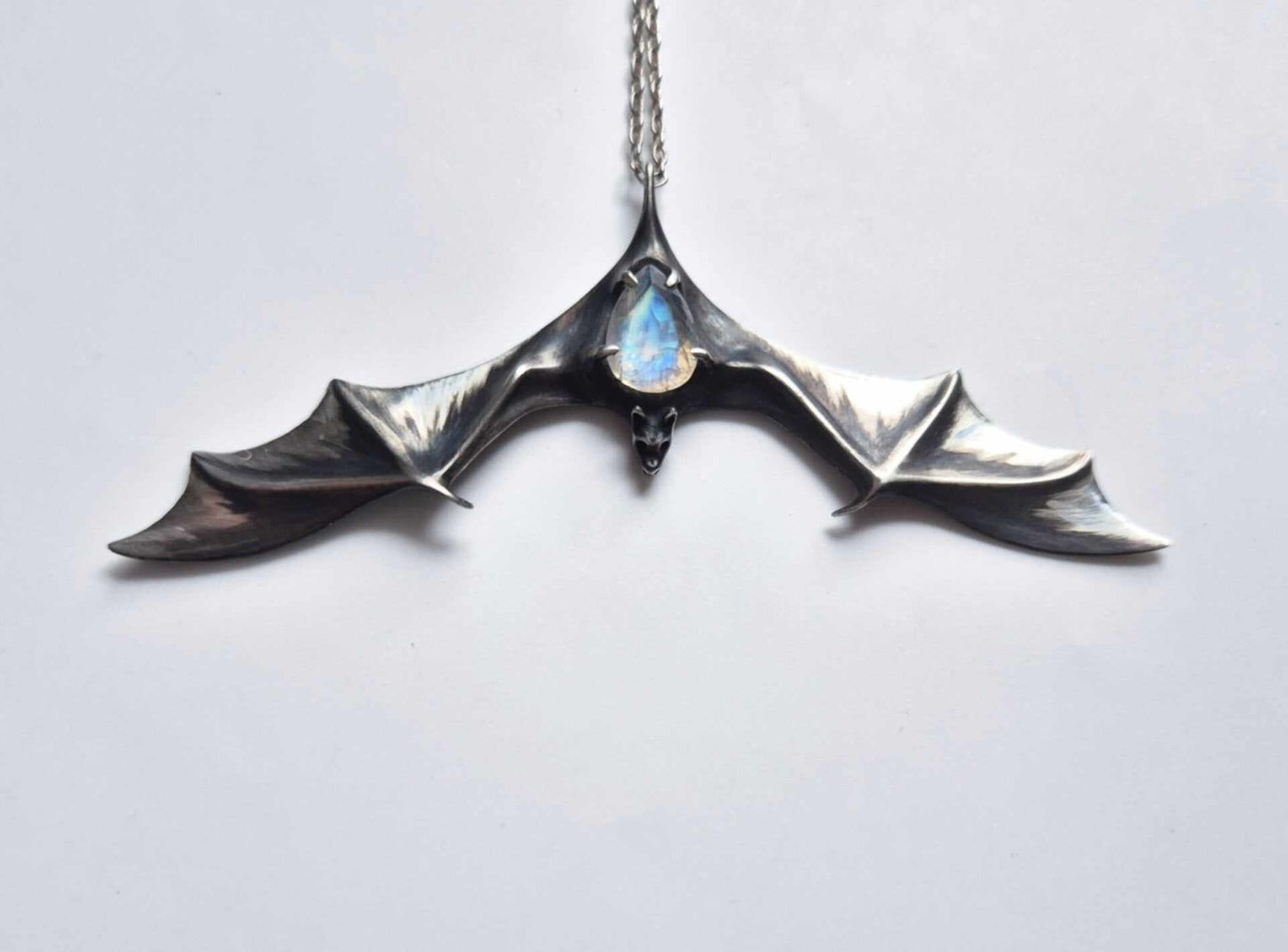 Bat necklace in sterling silver - Rainbow moonstone