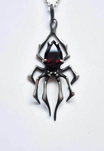 Spider necklace in sterling silver - Garnet
