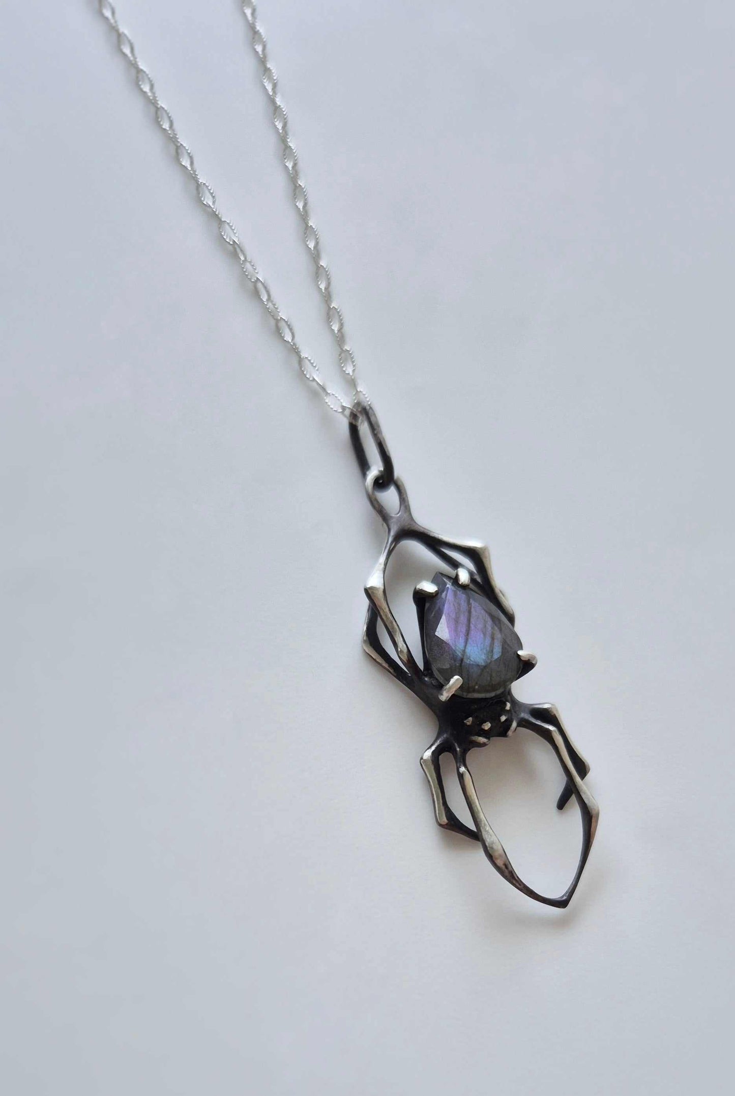 Spider necklace with  Labradorite • Multicoloured flash