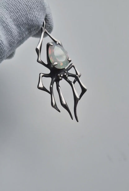 Spider necklace in Sterling silver - Natural Opal gem - One-of-a-kind / Ready to ship