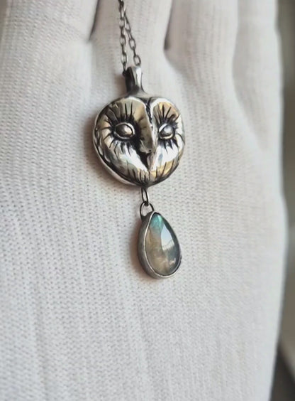 The Forest Flight necklace, Barn owl with a prehnite cabochon, natural gem, Witchy silver jewelry