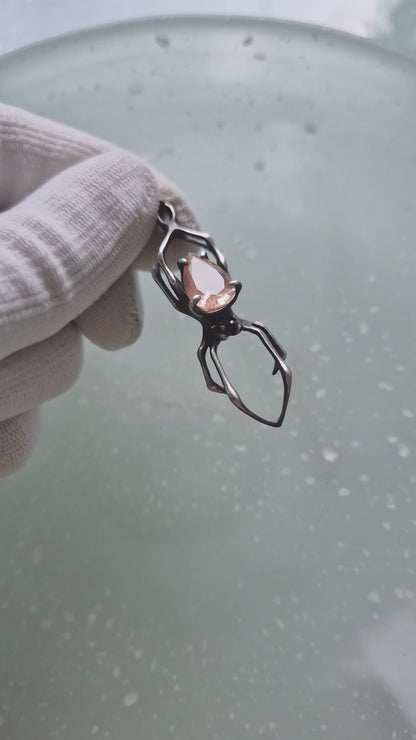 Silberne Spinnenkette – Oregon Sunstone Edelstein – Handgefertigter Silberschmuck