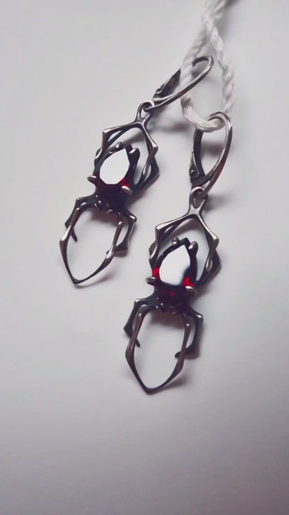 spider earrings in sterling silver - garnets