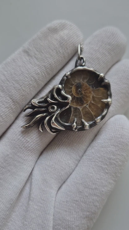 Nautilus necklace in sterling silver - Ammonite fossil