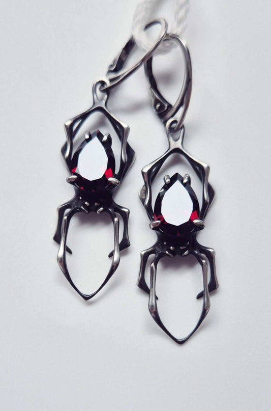 Spider earrings in sterling silver - Garnets