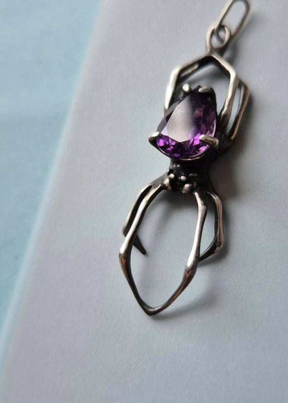 Spider necklace in Sterling silver - Purple Amethyst - Custom crafted