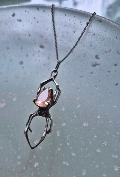 Silberne Spinnenkette – Oregon Sunstone Edelstein – Handgefertigter Silberschmuck