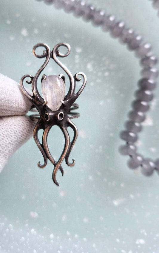 Octopus silver ring - Rainbow moonstone gem - Handmade Ocean jewelry