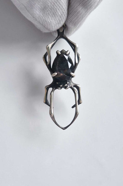 Spider necklace with Labradorite • Pattern on Black