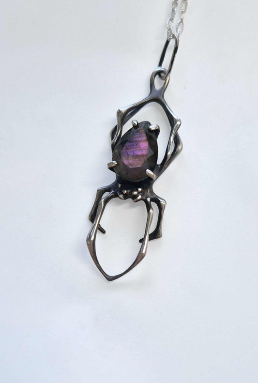 Spider necklace with Labradorite • Purple flash