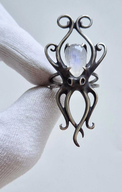 Octopus ring with Moonstone