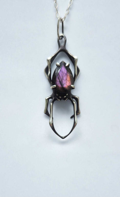 Spider necklace with Labradorite • Purple flash