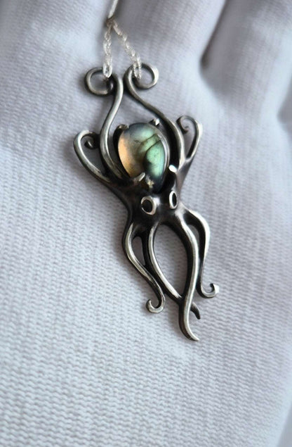 Octopus necklace with Labradorite • Golden green flash