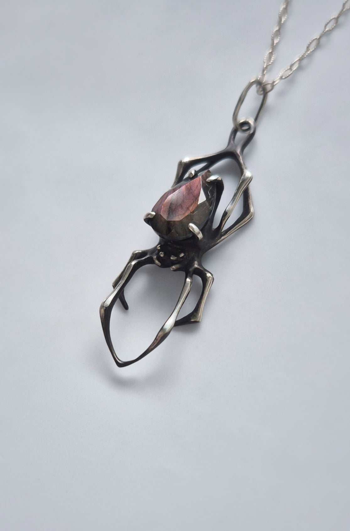 Spider necklace with Labradorite • Purple flash