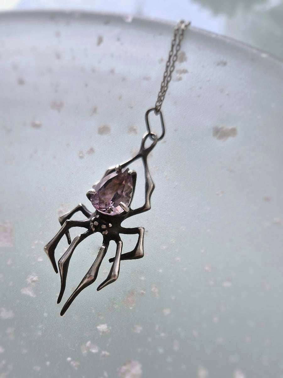 Spider necklace in sterling silver - Amethyst gem - Custom crafted