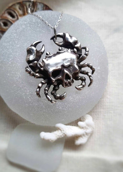 Pendentif crabe crâne, amulette en argent