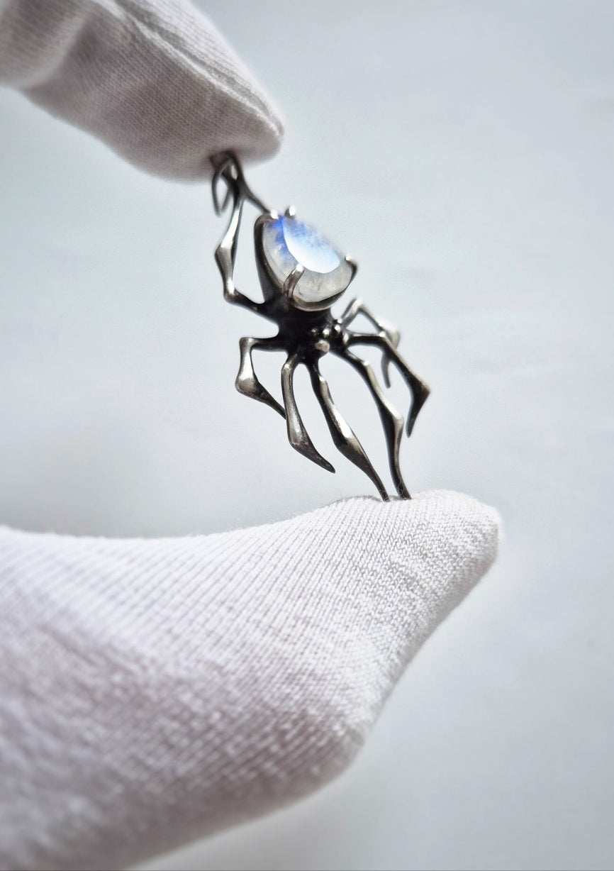 Spider necklace in Sterling silver - Rainbow Moonstone gem - Custom crafted