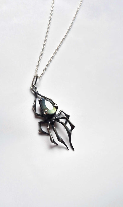 Spider necklace in Sterling silver - Golden labradorite gem - Custom crafted