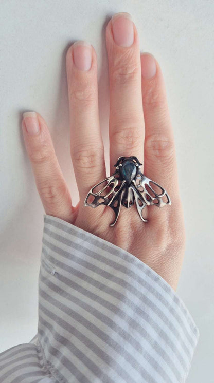 Moth ring in sterling silver -  Labradorite