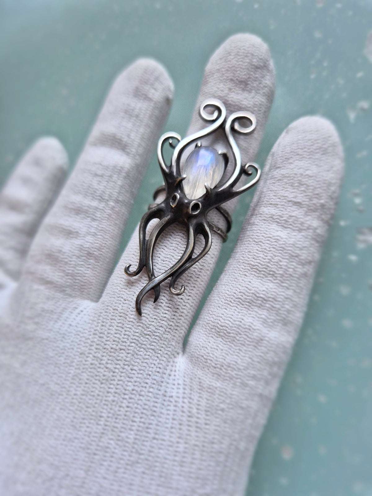 Octopus silver ring - Rainbow moonstone gem - Handmade Ocean jewelry