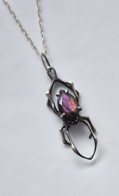 Spider necklace with Labradorite • Purple flash