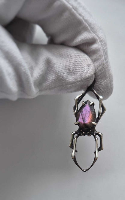 Spider necklace with Labradorite • Purple flash