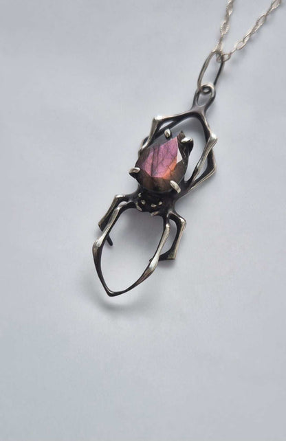 Spider necklace with Labradorite • Purple flash