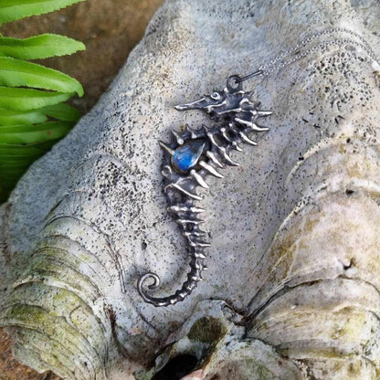 Seepferdchen-Anhänger, Auf Bestellung, mit blauem Labradorit-Edelstein, Meerjungfrau-Silberschmuck