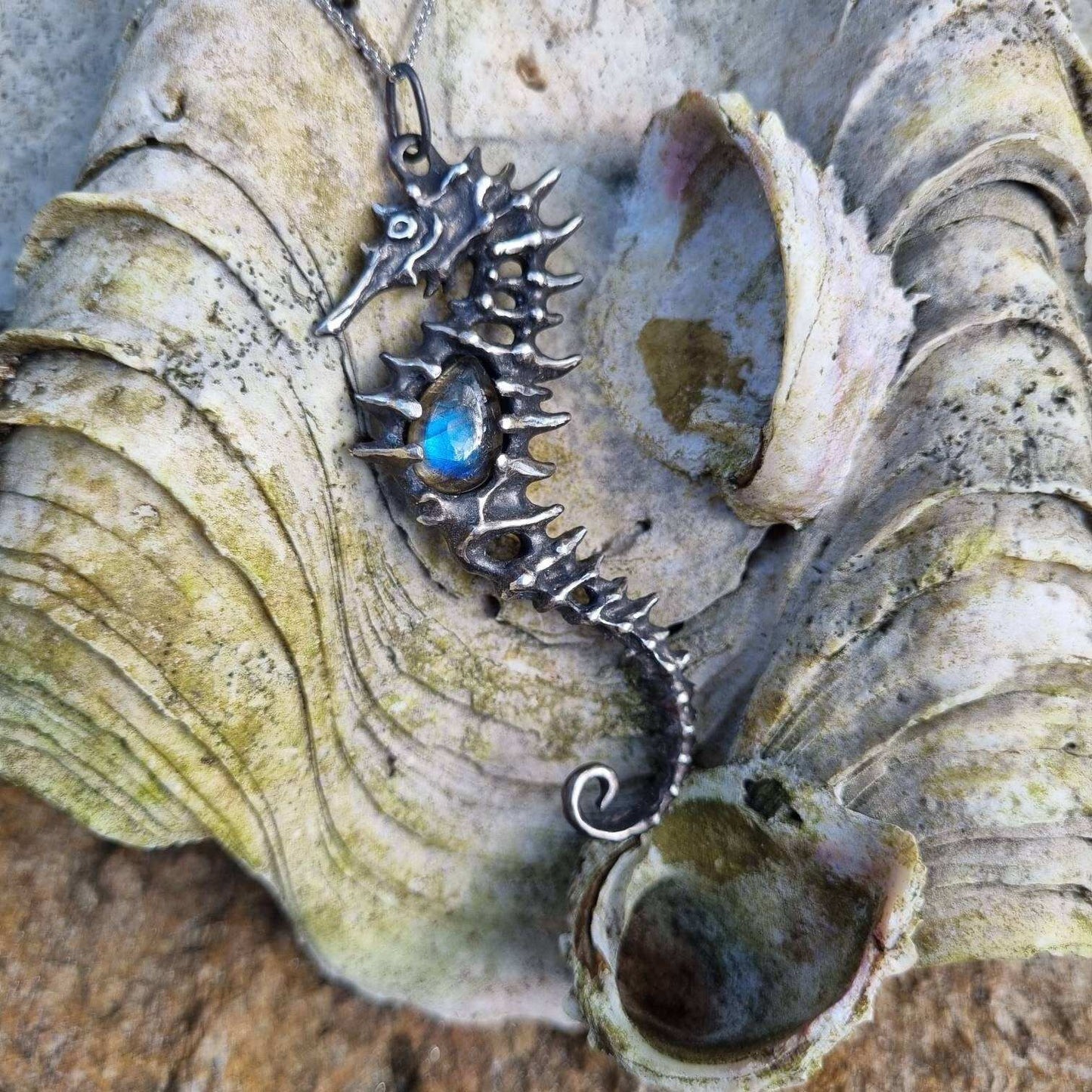 Pendentif hippocampe, fabriqué sur commande, avec pierre précieuse en labradorite bleue, bijoux en argent sirène